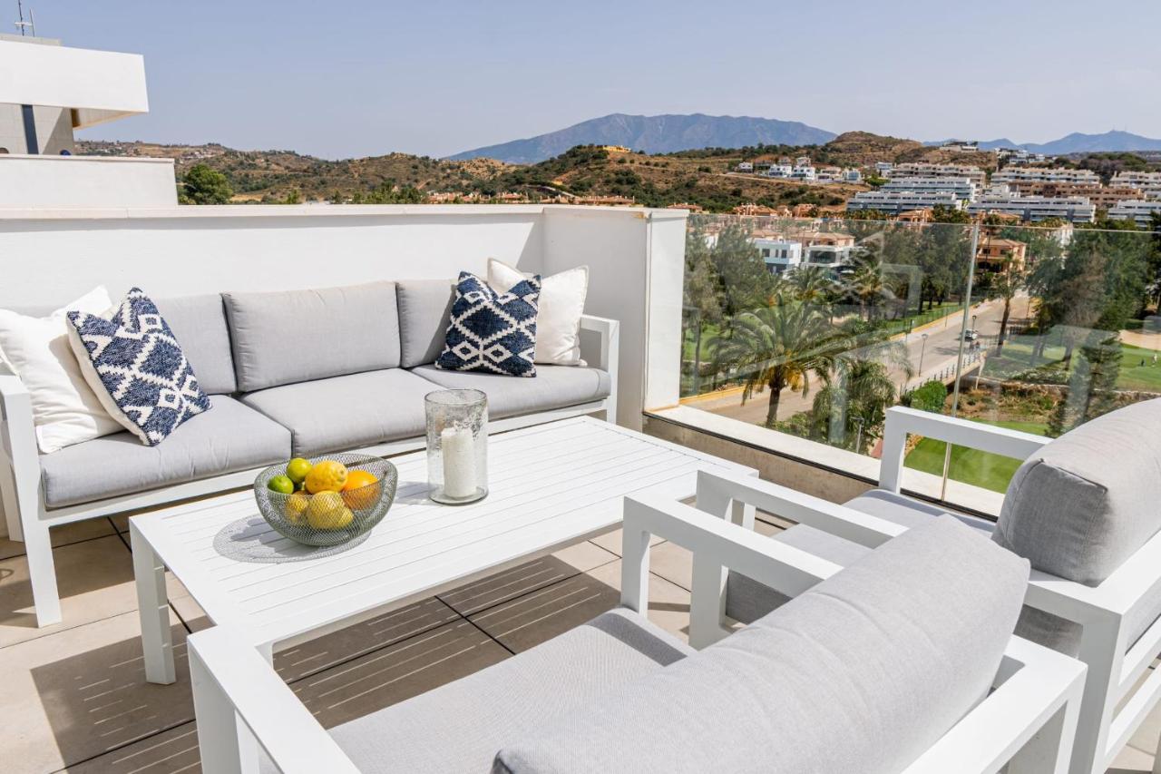 Apartamento Magnificent Frontline Golf Penthouse In Navigolf La Cala De Mijas Exterior foto